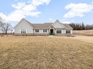 1990 Paradise DRIVE, West Bend, WI 53095