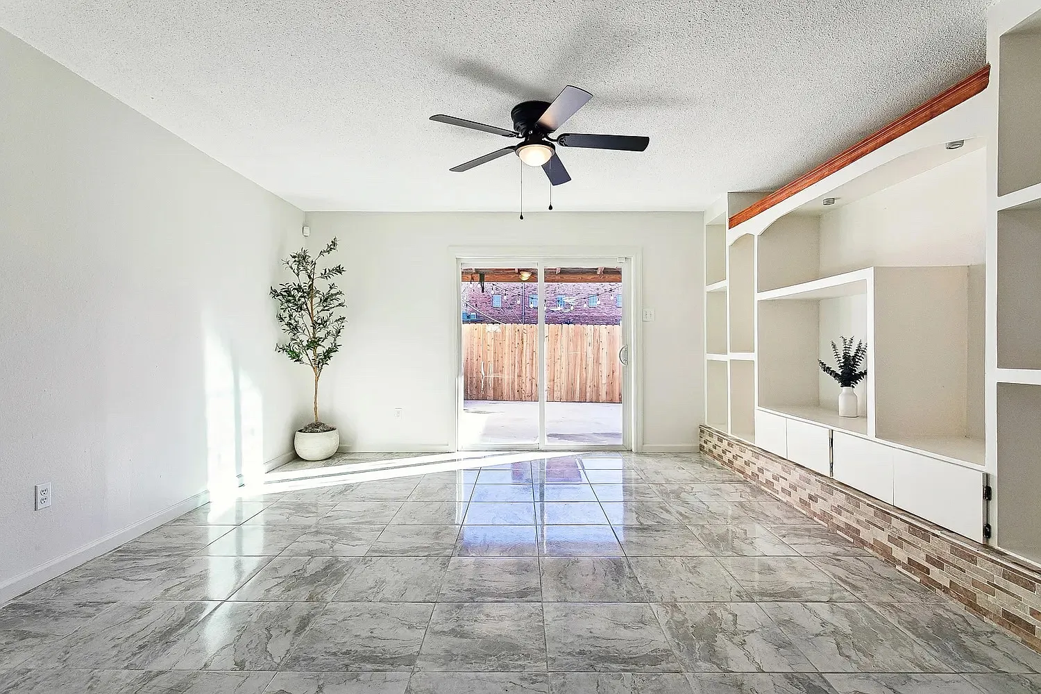 3 bed, 1600 sqft, $1,850 — Photo 3