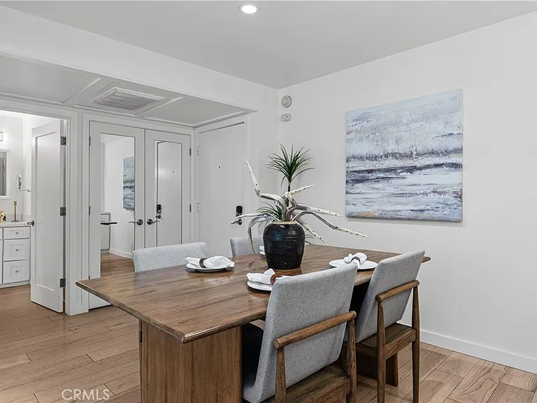 5257 Radford Ave #101 — Photo 4