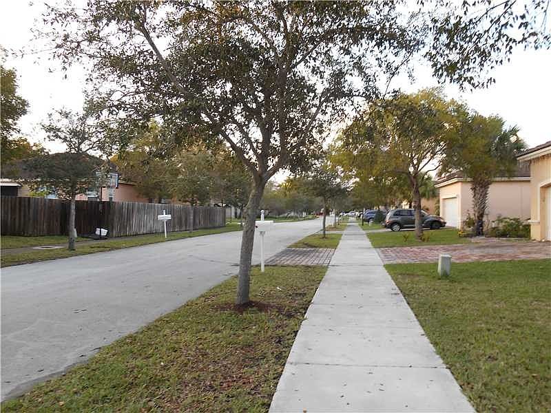 2nd image of 1331 SE 17th Ave