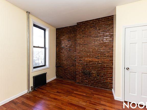 2nd image of 270 Irving Ave #3D