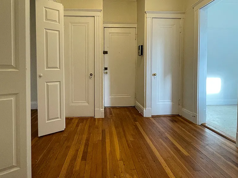 1800 Commonwealth Ave #13 — Photo 3
