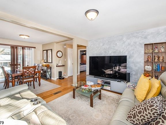 5th image of 38 George St