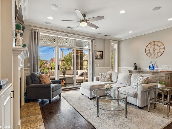 4th image of 1630 W Diversey Pkwy #2E