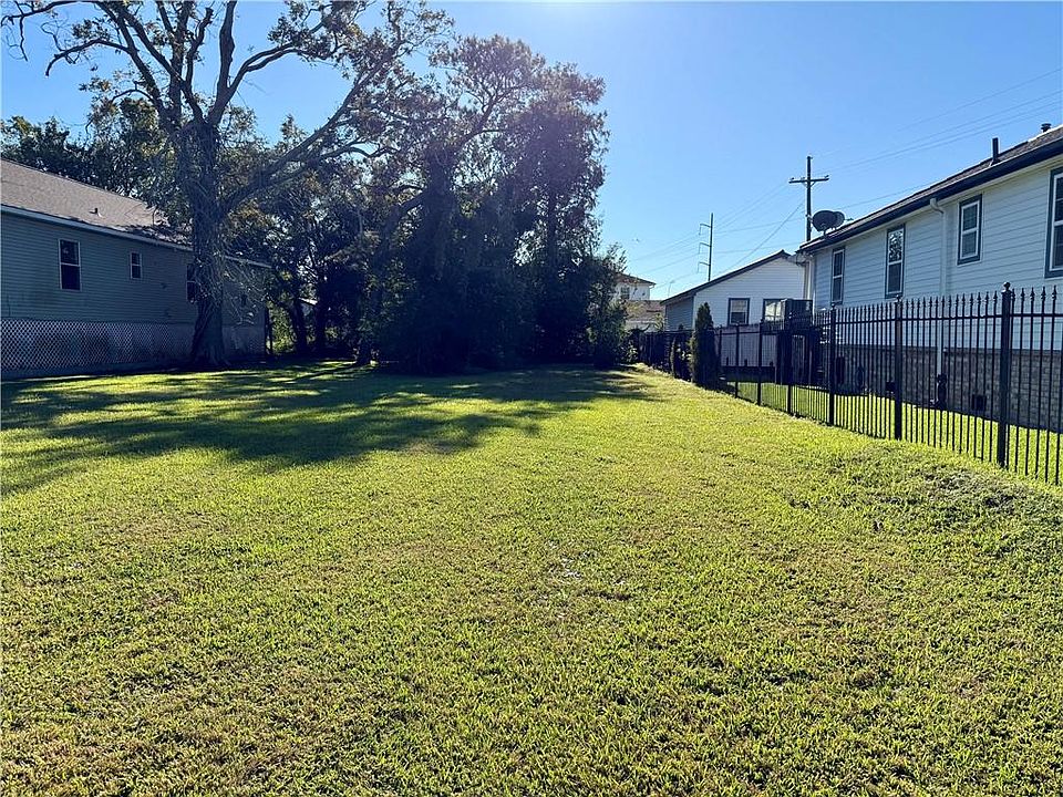 1st image of 9432 Oleander St