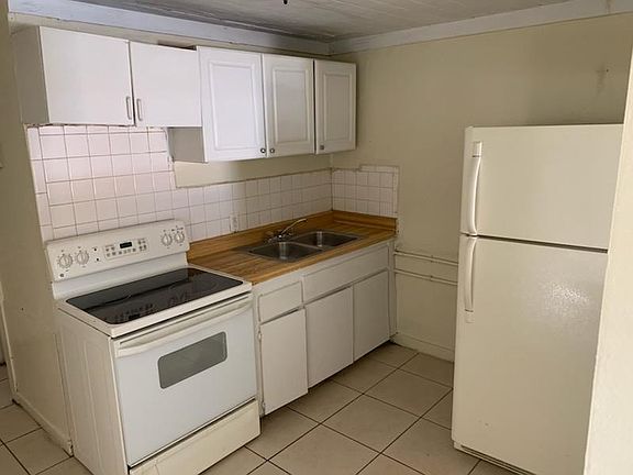 2nd image of 3314 Jeffcott St