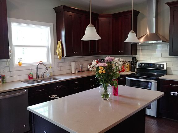 3rd image of 5605 Ashview Ct