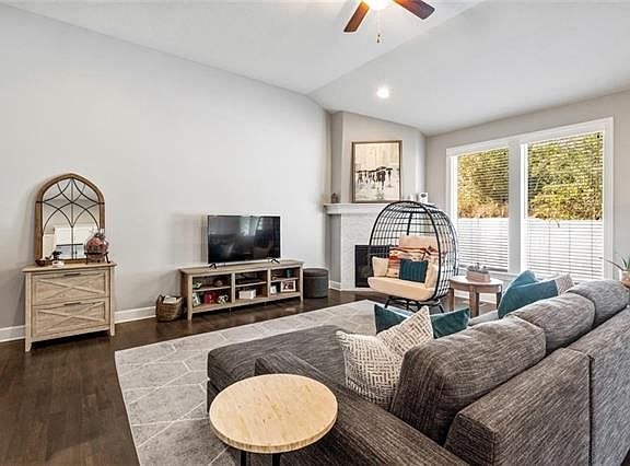 5th image of 6136 N Green Hills Ln