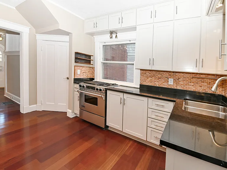 3634 Amberson Ave — Photo 12
