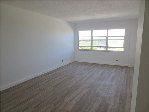 3rd image of 2555 NE 11th St APT 503