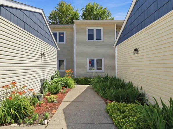 412 Faulkner Ct, Ames, IA 50014