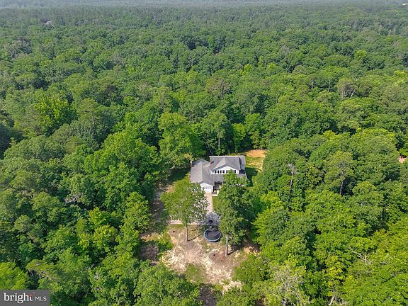 3rd image of 19661 Hickory Hills Ln