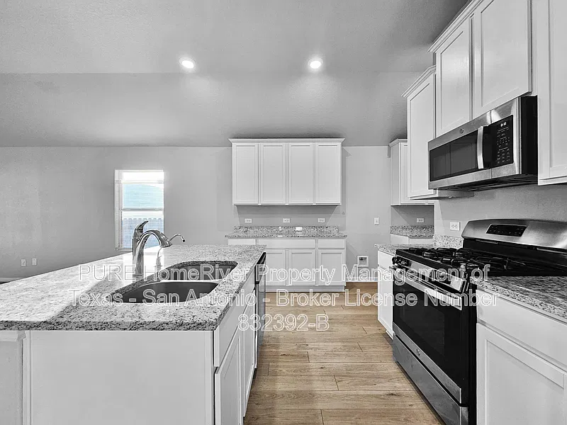 4 bed, 2.0 bath, 1683 sqft, $1,645 — Photo 3