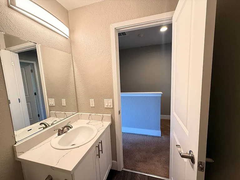 921 Ripley St — Photo 12
