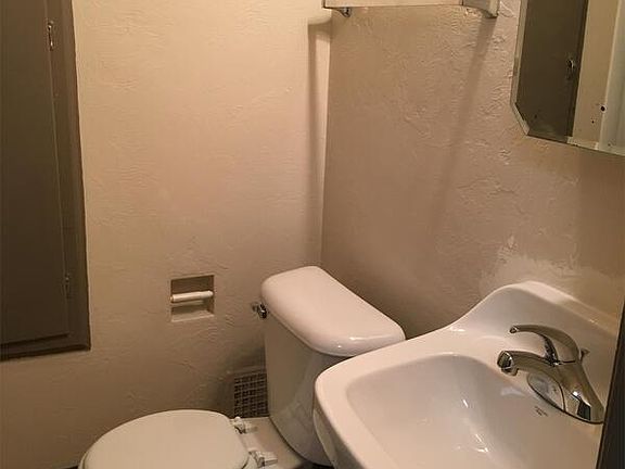 5th image of 414 Dousman St APT 3