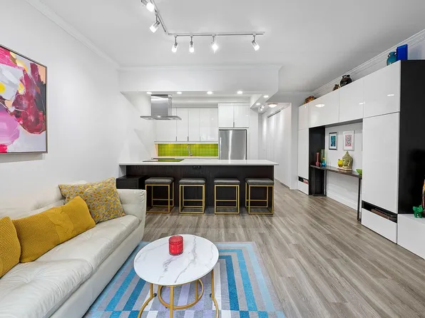 622 Washington St, New York, NY 10014