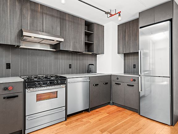 3rd image of 123 Melrose St APT 304