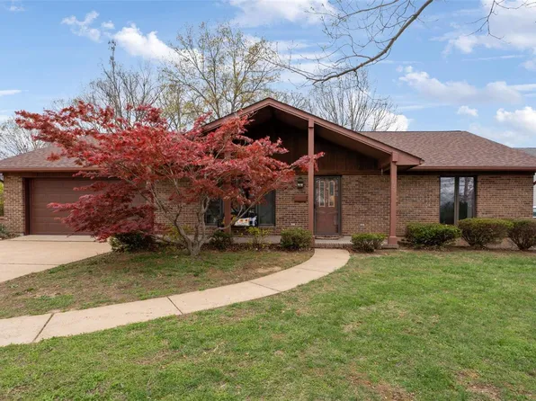 120 S Thomas St, De Soto, MO 63020