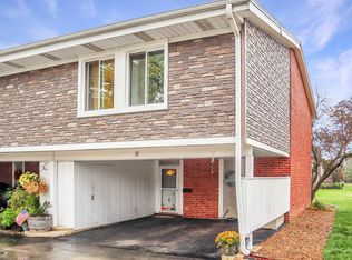 18 Cour Deauville, Palos Hills, IL 60465