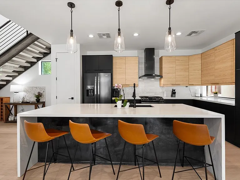 230 W Monterosa St — Photo 8