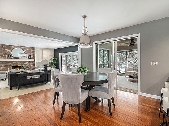 3rd image of 2447 Belleglade Dr SE