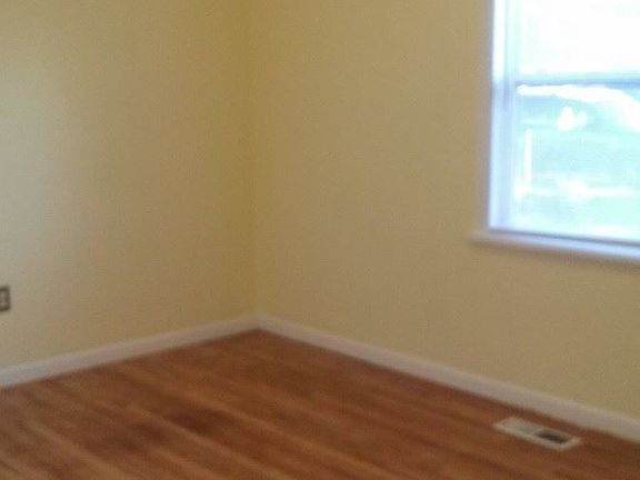 5th image of 1028 Saint John St