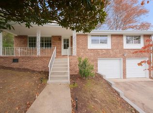 946 Greenhill Dr, Rossville, GA 30741