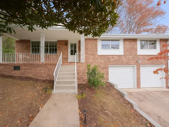 946 Greenhill Dr, Rossville, GA 30741