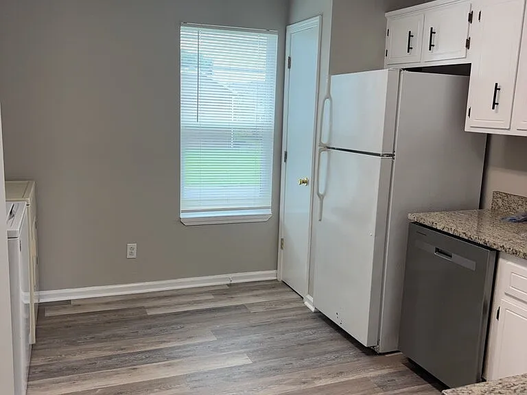 3284 Tower Dr #D — Photo 10