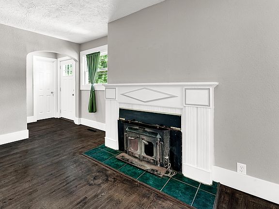 5th image of 926 S Weaver Avenue