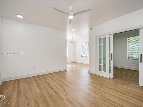 3rd image of 1751 Washington Ave APT 3G