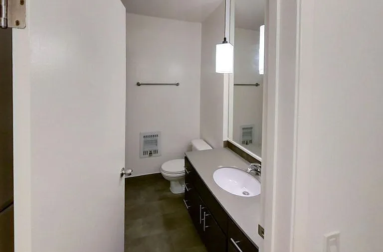 290 Lee Street — Photo 13