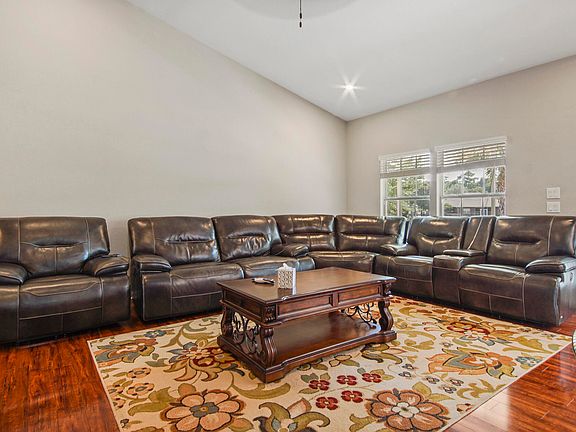 5th image of 387 Camellia Ct