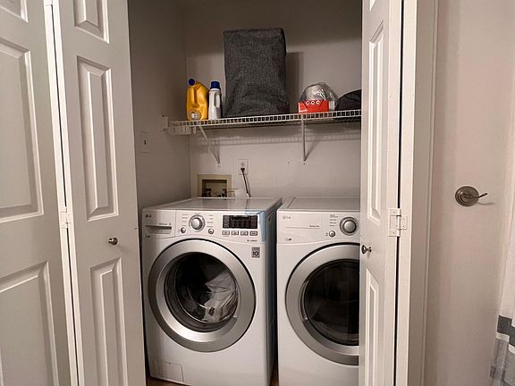 5th image of 2711 Chariot St