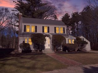 30 Love Ln, Kittery, ME 03904