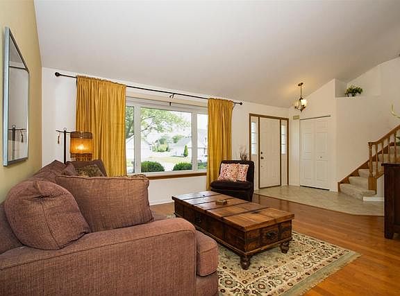 3rd image of 1313 Northgate Dr