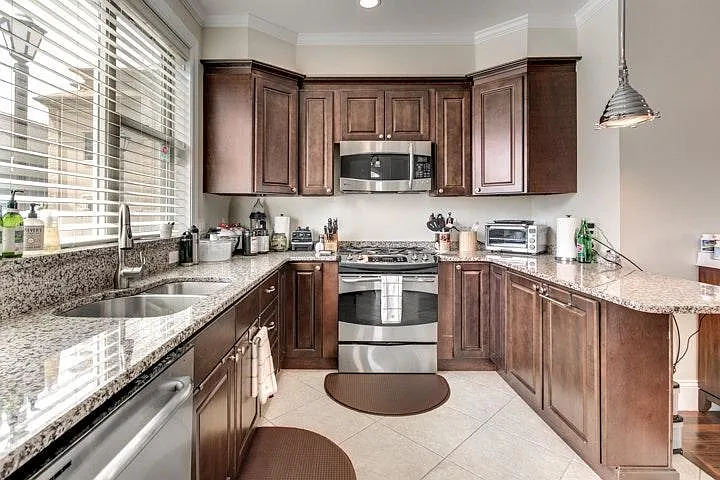 244 Adams St #2 — Photo 7
