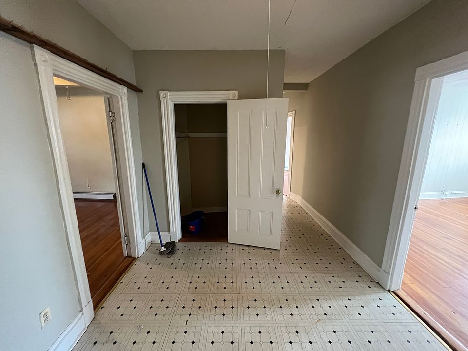 1st image of 1 Playstead Rd #5