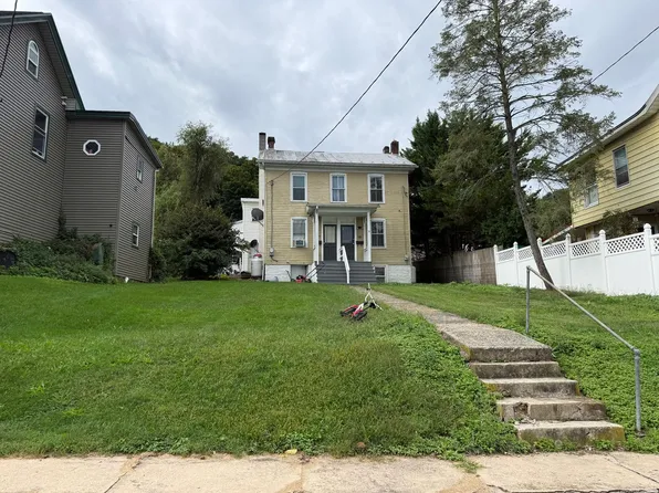 17 N 5th St, Newport, PA 17074