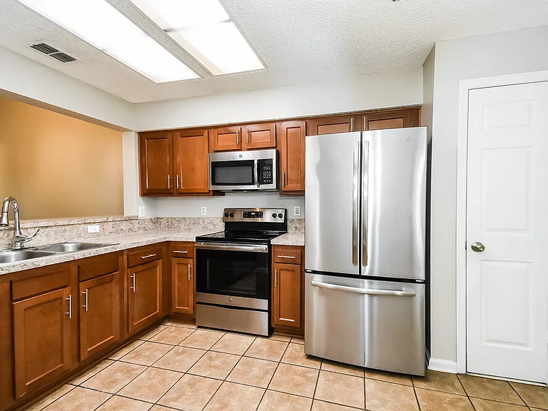 1523 Slash Pine Ct — Photo 8