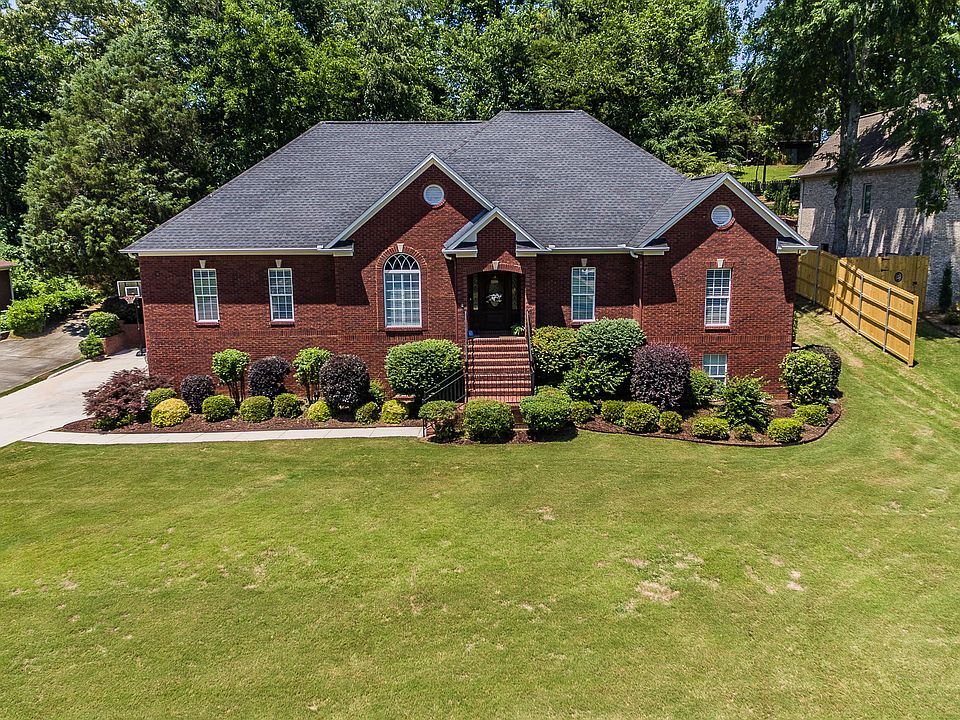 1st image of 136 Southwood Dr