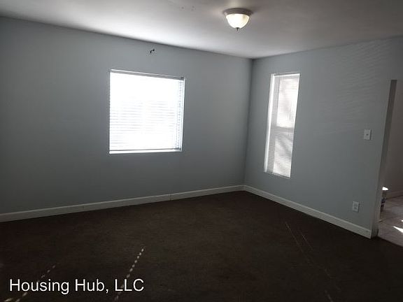 4th image of 1017 Burr St #2