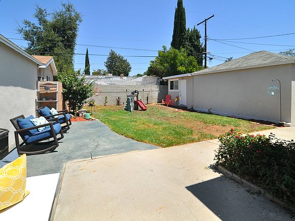 4th image of 17553 Kittridge St