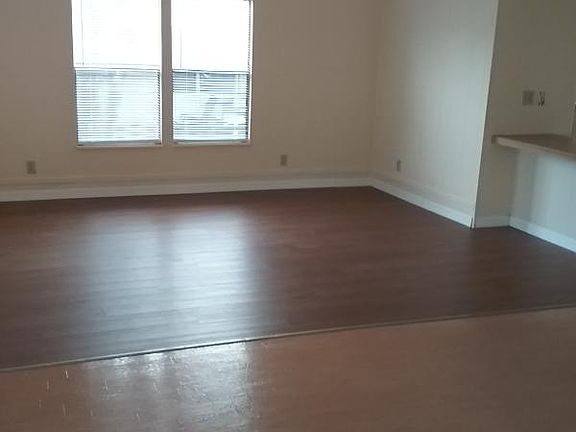 4th image of 156 Pinewood Ter