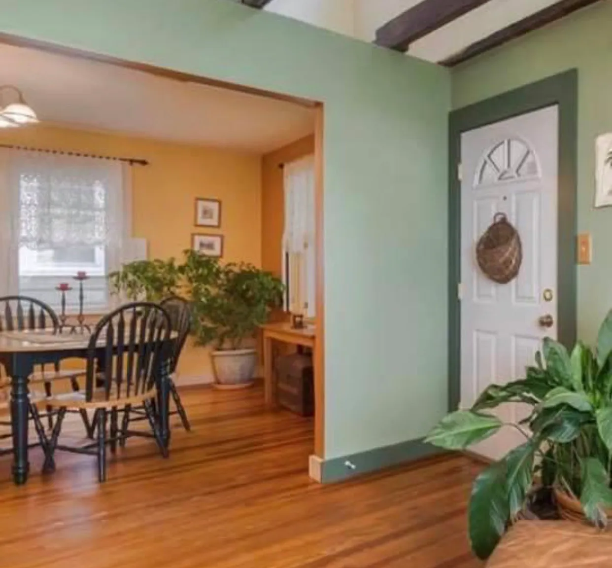 614 Pelham St — Photo 3
