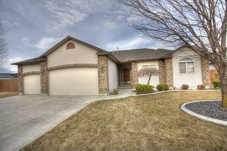 1st image of 11872 W Silverking Dr