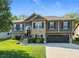 15710 N Wabash St, Smithville, MO 64089
