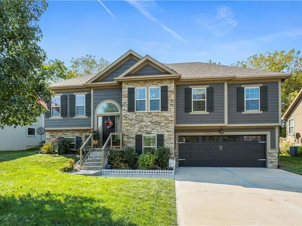 15710 N Wabash St, Smithville, MO 64089