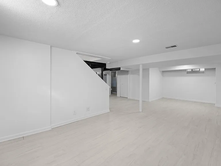 2604 Venice St — Photo 19