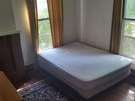 (SE side) 1st floor bedroom